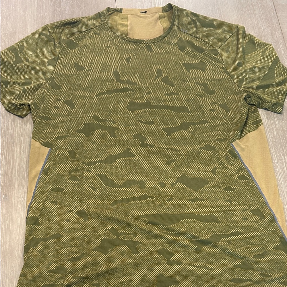 Lululemon Men's Camouflage Green T-Shirt